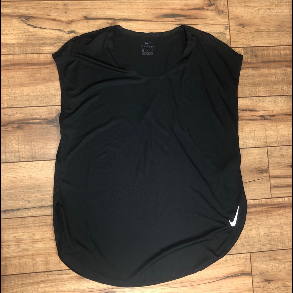 Nike top